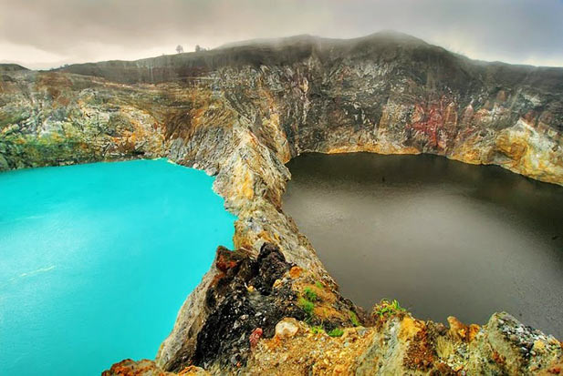 Озера слез или озера “злых духов”, гора Келимуту, Индонезия